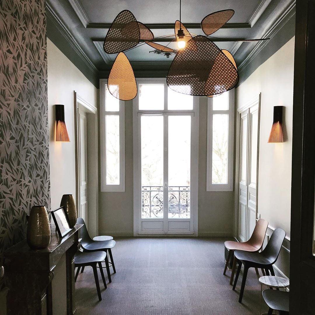 Antibes – Lampe suspendue en rotin naturel style contemporain