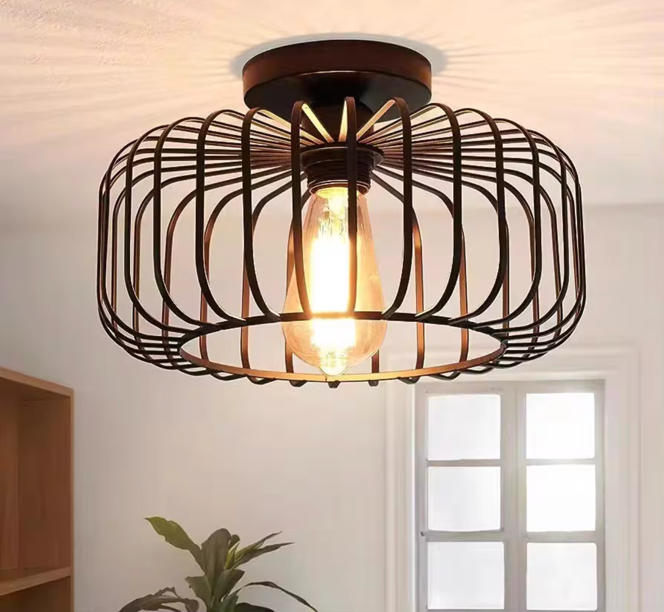 Barcelone – Plafonnier rétro industriel en fer