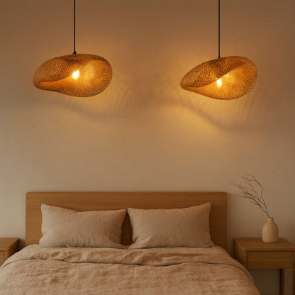 Gordes – Suspension en bambou tressé forme organique